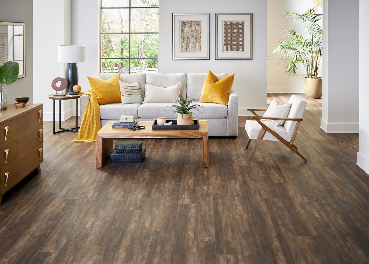 Rustic reclaimed oak LVP